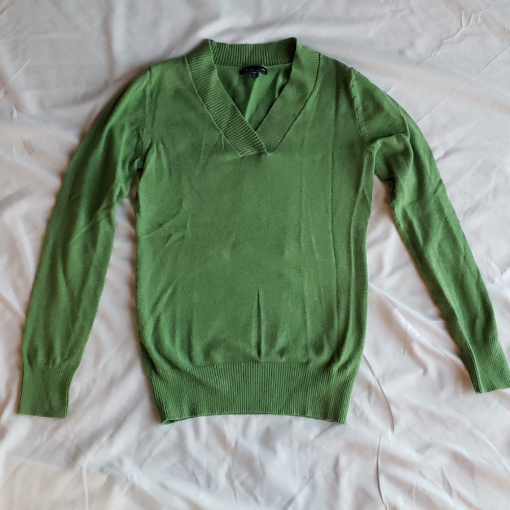 Gap V-Neck Sweater (XS)
